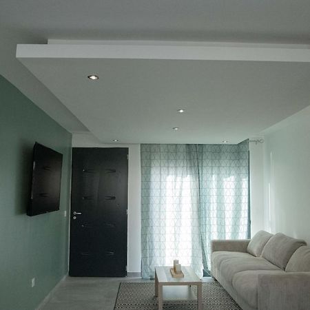 Studio Meuble Avec Terrasse Port-de-Bouc Luaran gambar