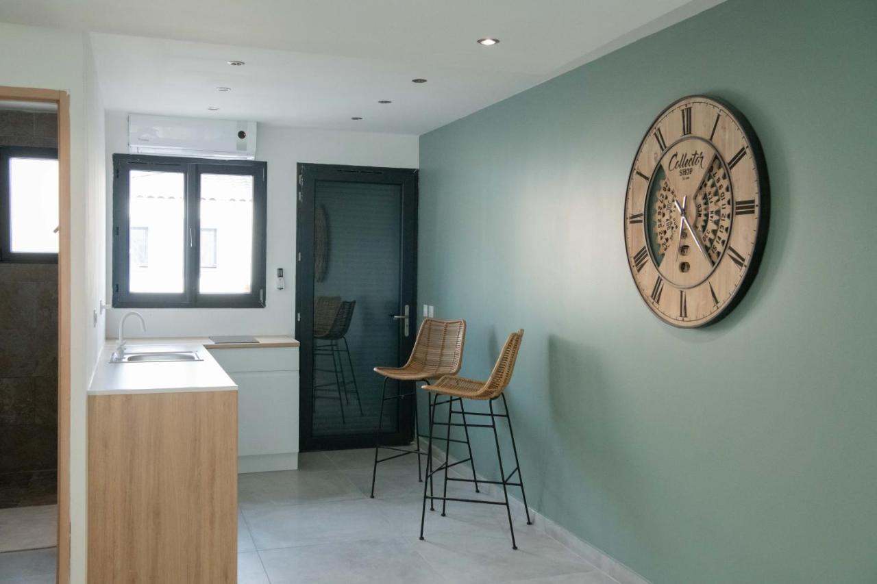 Studio Meuble Avec Terrasse Port-de-Bouc Luaran gambar