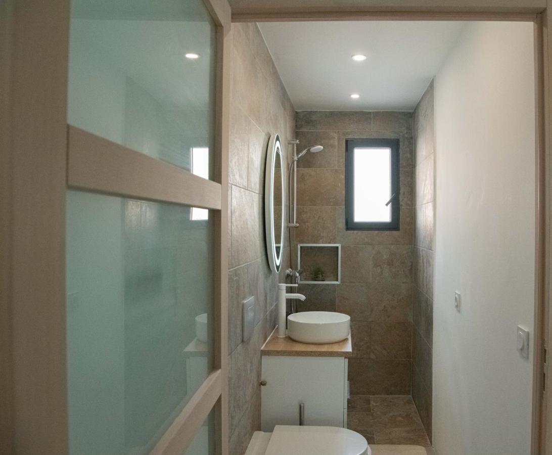 Studio Meuble Avec Terrasse Port-de-Bouc Luaran gambar